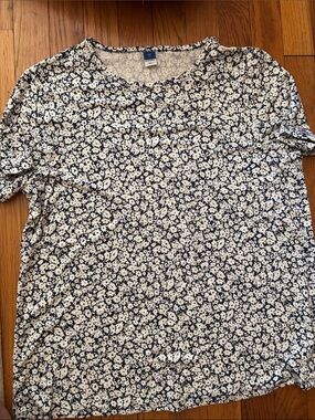 Old Navy Navy and White Floral Pattern Short Sleeve Tee
